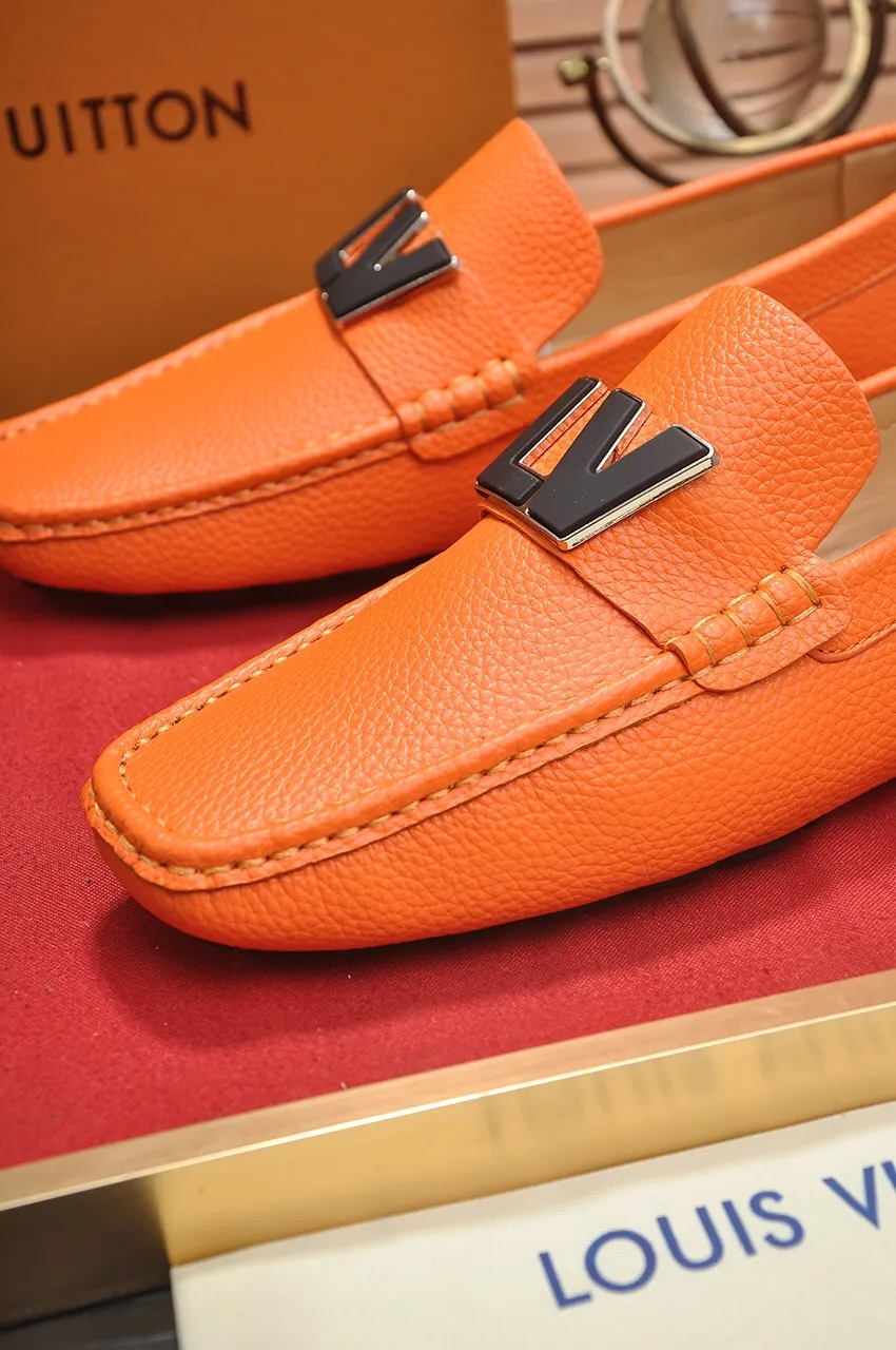 Men's men's shoes 💰420💶 [LV Doudou shoes] (water-dyed cowhide lining) new model is on the market, available on the official website. The new Doudou shoes are processed into single-color materials, and the uppers are made of imported horsehide leather. The body of the shoe is fully hemmed with mark thread, and is lined with imported original cowhide leather. The elegant shoe shape is super suitable for all-matching, and the size is 38-44.